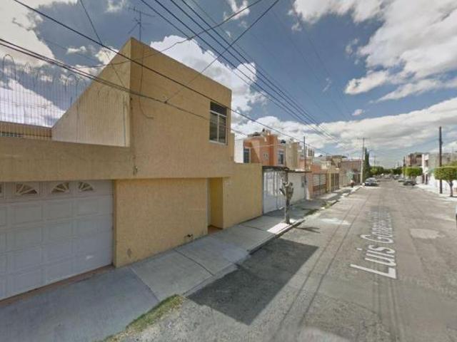 CASA EN VENTA EN ZONA DE ORO, CELAYA, GUANAJUATO