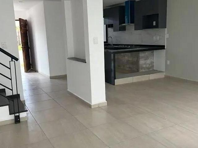 Casa en venta en Zona Los Candiles, 3 Recámaras, 2.5 Baños, Alberca, Hermosa!