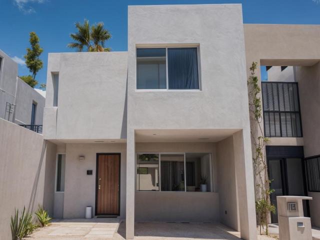 Casa en venta en zona La Joya, 3 Rec?maras, 3.5 Ba?os, Gran Ubicaci?n