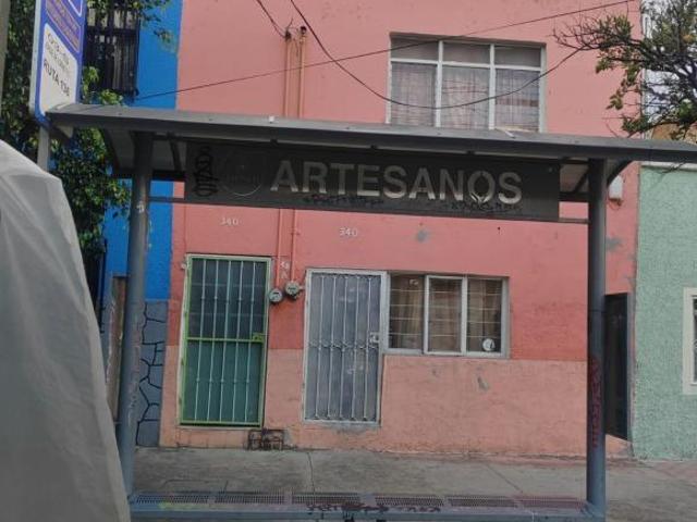 CASA EN VENTA EN ZONA MEDRANO, GUADALAJARA DOS VIVIENDAS INDEPENDIENTES