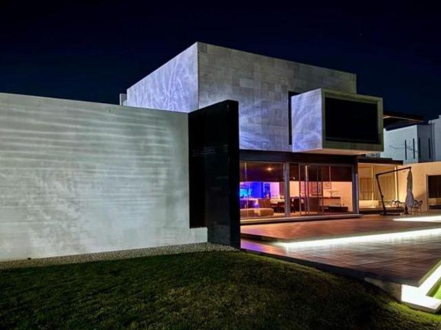Casa en venta en Zona Poniente Jardines del Lago, Aguascalientes