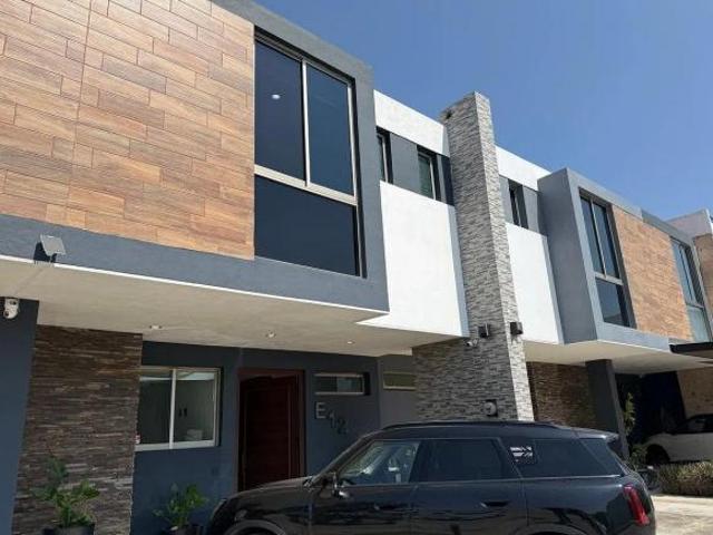 Casa en venta en Zona Real Jardines del Valle coto El Secreto Habitat Zapopan