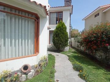 Casa en venta en zona residencial de la campia cayma