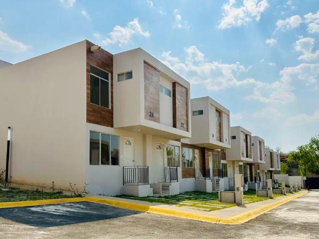 Casa en venta en zona residencial exclusiva, cerca del TEC de Monterrey
