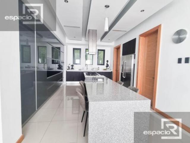 CASA EN VENTA EN ZONA VALLES