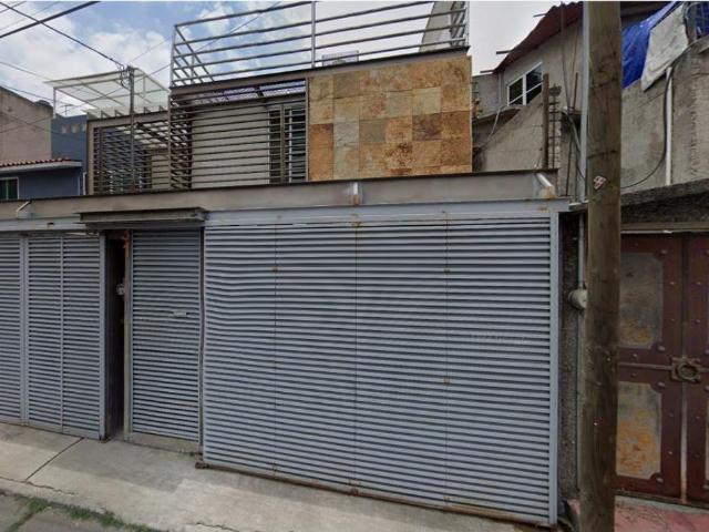 Casa en venta en 18, Xochimilco, Ciudad de México
