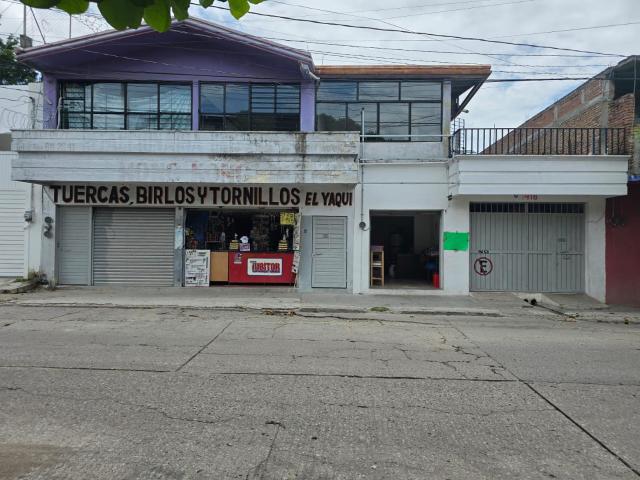 Casa en VENTA en 5 sur Pte con LOCAL COMERCIAL