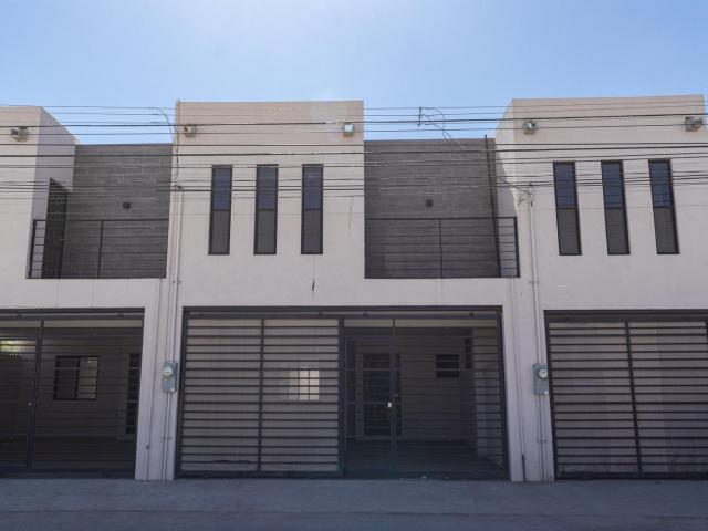 CASA EN VENTA EQUIPADA EN AVENIDA REFORMA CERCA DE ALAMEDA IGLESIAS