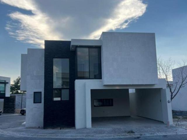 Casa en venta equipada en Residencial Monte Sabino