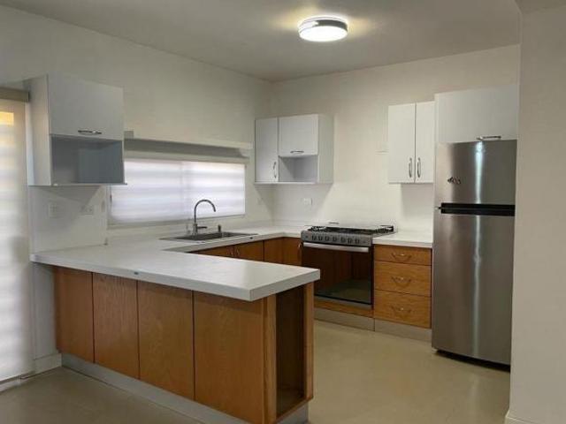 CASA EN VENTA EQUIPADA Y 3 RECAMARAS FRACC PRIVADO TOPACIO CERCA DE PUENTE ZARAGOZA CD JUAREZ CHIH