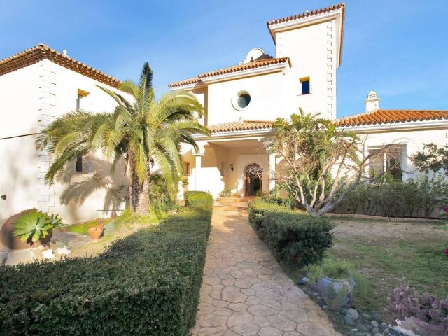 Casa en venta Estepona, España