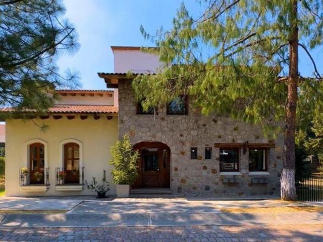 CASA EN VENTA, FRAC. VALLE DE ZAMARRERO, ZINACANTEPEC, TOLUCA, PARQUE SIERRA MORELOS Y ADOLFO LOPEZ