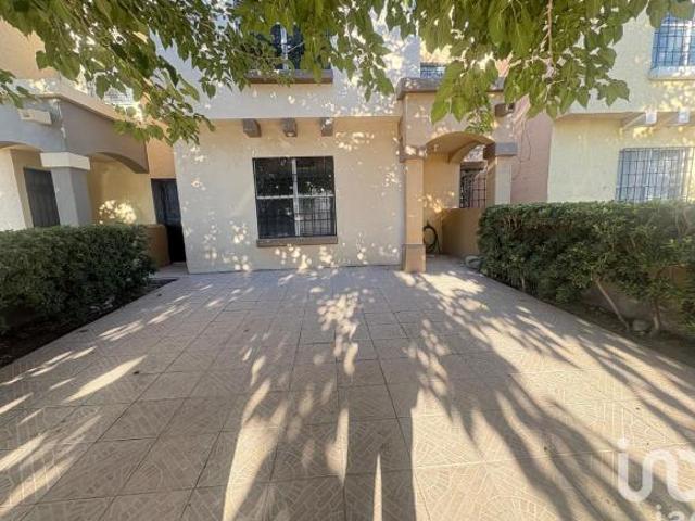 Casa en Venta Frac Villa Solares