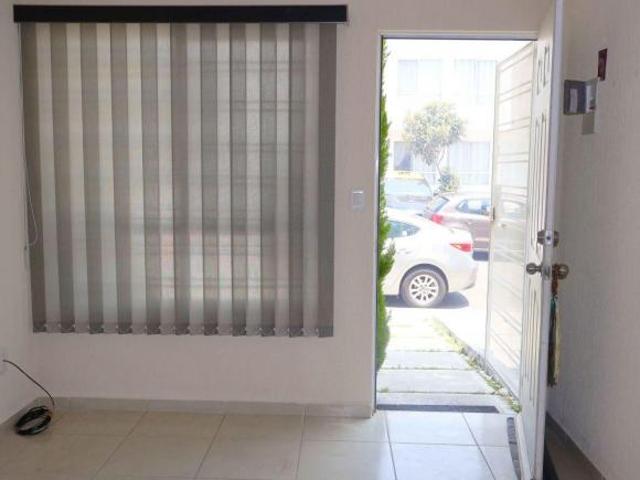 Casa en venta, Fracc. Bosques de Chpultepec. Cluster Roble, C.Roble. N. 7, Lt 9, Mz 4, Puebla