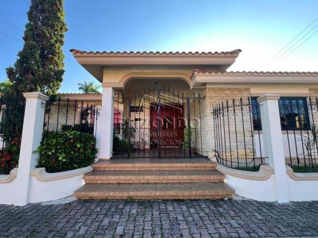 CASA EN VENTA, FRACC. COUNTRY CLUB, $12&apos 500,000
