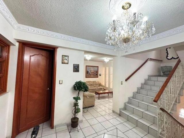 Casa en venta, Fracc Heroes frente a estadio Romo Chavez