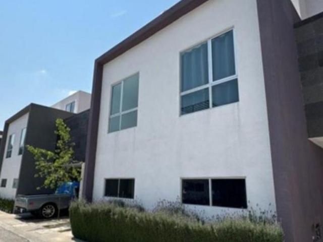 CASA EN VENTA FRACC. IDILICA EN ZINACANTEPEC