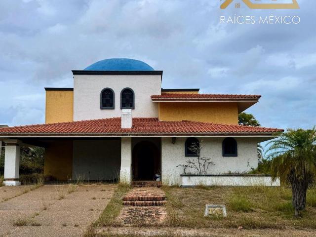CASA EN VENTA FRACC. LAGUNAS DE MIRALTA