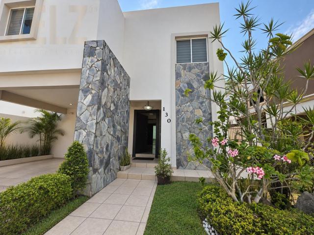 Casa en Venta, Fracc. Loma Bonita, Tampico