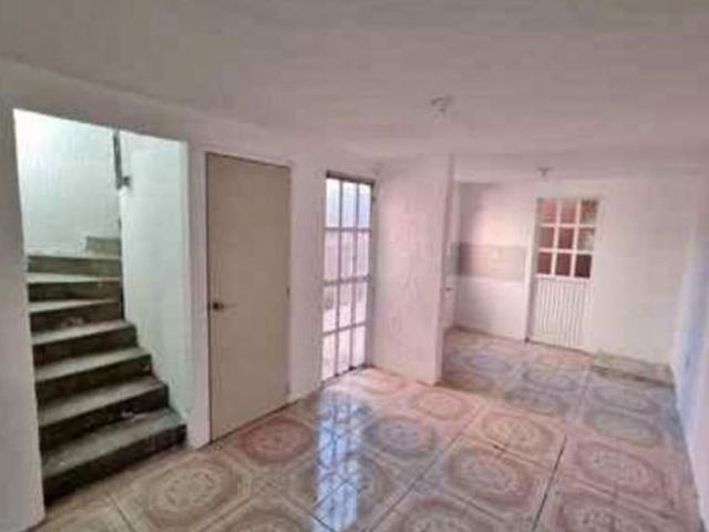 Casa en Venta. Fracc. Lomas de la Presa. Tijuana. Baja California