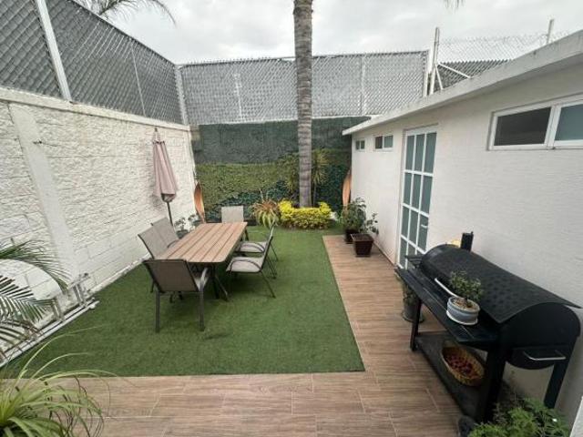 Casa en Venta Fracc. Los Cárcamos, León, Gto. atrás del Metropolitano, Plaza Mayor y Parque Cárca.