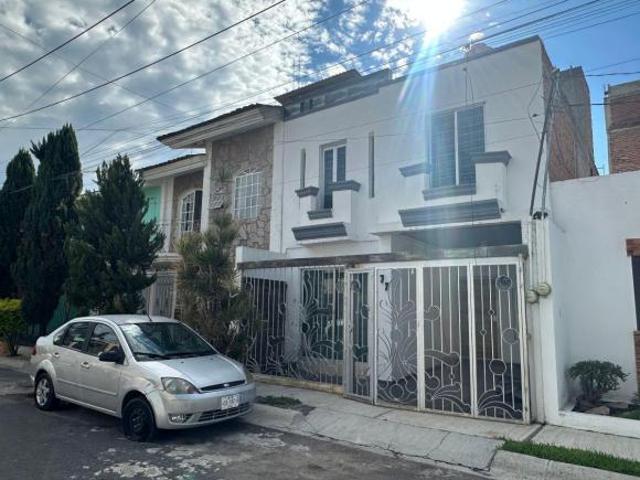 Casa en Venta Fracc. Los Pinos Tonalá