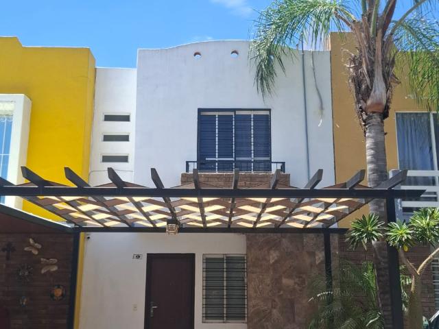 Casa en venta, Fracc. Parques del Palmar Parques Sta. Cruz del Valle, Tlaquepaque | RCV 2357