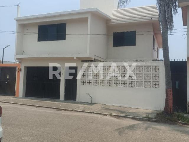 Casa en Venta – Fracc. Santa Isabel, Coatzacoalcos, Ver