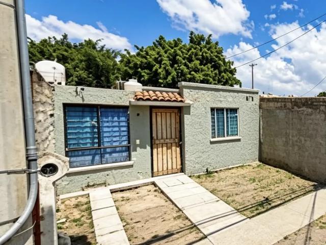 CASA EN VENTA FRACC VILLAS DE SAN SEBASTIAN
