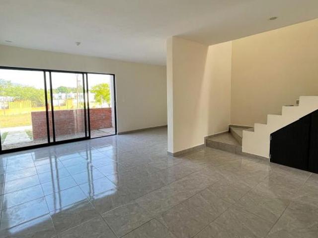 CASA EN VENTA: FRACCIONAMIENTO VALLE CAMPESTRE