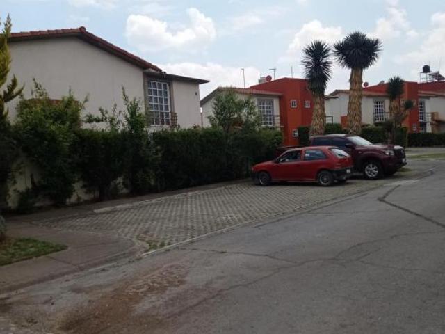 CASA EN VENTA FRACCIONAMIENTO VILLAS DEL CAMPO CALIMAYA MEX
