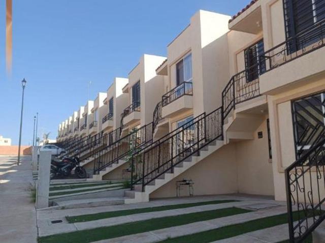 CASA EN VENTA FRACCIONAMIENTO VISTA CALIFORNIA