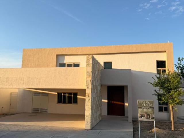 Casa en Venta Fraccionamiento VIVENNTO Norte Saltillo