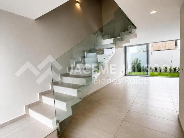 Casa en Venta Fraccionamiento El Eden Zona Bosques de Santa Anita
