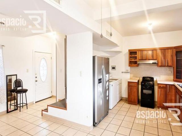 CASA EN VENTA FRACCIONAMIENTO EN CALLE PINO CERCA DE AV. INDUSTRIAS
