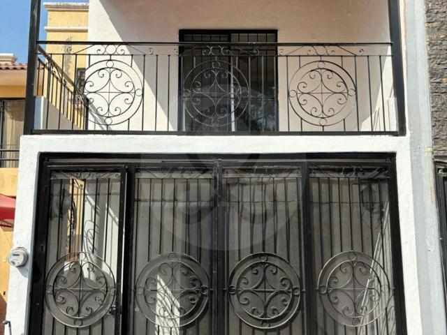 CASA EN VENTA FRACCIONAMIENTO HACIENDA REAL TONALA