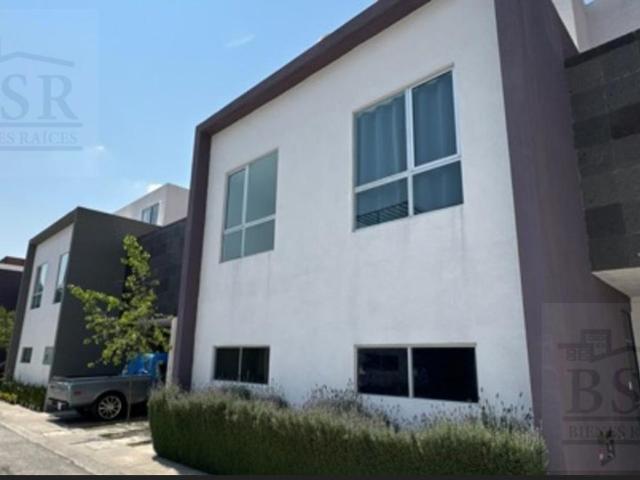 CASA EN VENTA FRACCIONAMIENTO HACIENDA SERRATON ZINACANTEPEC