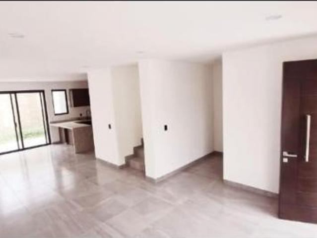 CASA EN VENTA FRACCIONAMIENTO MAYORCA