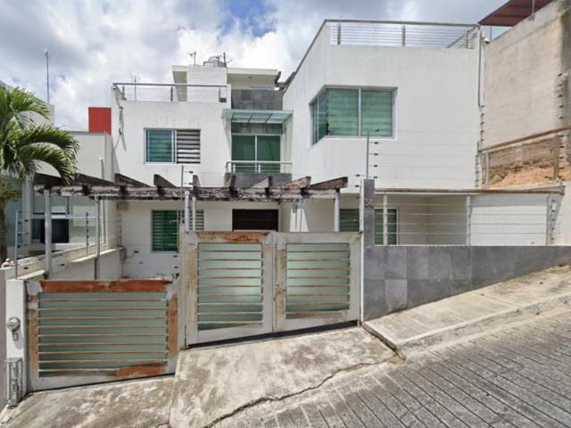 CASA EN VENTA FRACCIONAMIENTO MONTE MAGNO XALAPA VERACRUZ