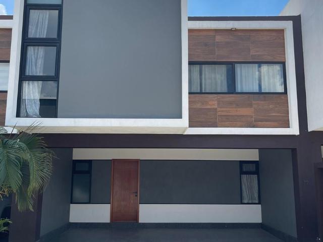 CASA EN VENTA FRACCIONAMIENTO REAL DE PALMAS