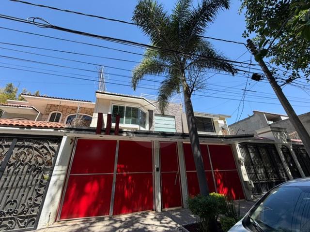 CASA EN VENTA FRACCIONAMIENTO REVOLUCION TLAQUEPAQUE