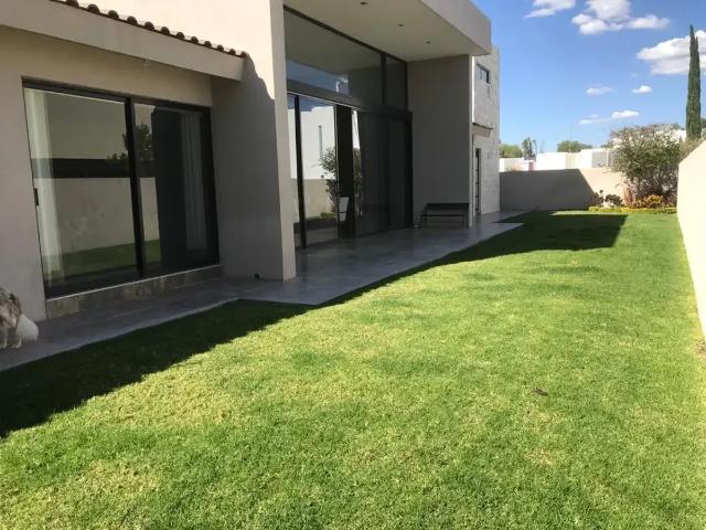 CASA EN VENTA FRACCIONAMIENTO SAN LORENZO CELAYA