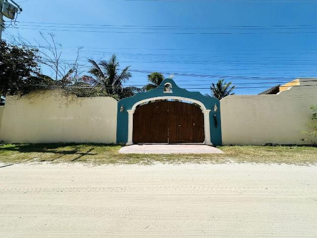 CASA EN VENTA FRENTE A MAR DE CHUBURNA