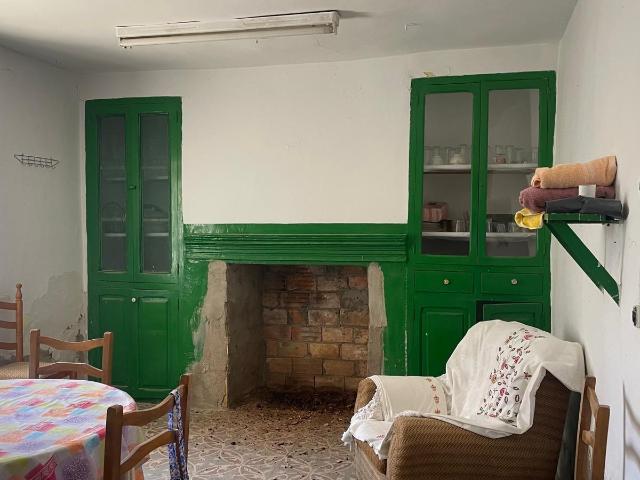 Casa en venta frente a Mercadona en Casas Ibáñez