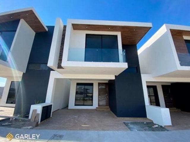 CASA EN VENTA FRENTE A ALBERCA EN LAS ABAS RESIDENCIAL MAZATLAN SINALOA