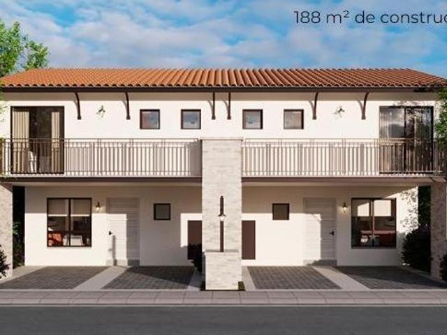 Casa en Venta Frente a Jurica, Family Room, 3 Recámaras