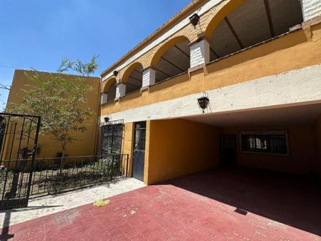 Casa en Venta Frente a la Prepa 2 de Guadalajara  Jalisco