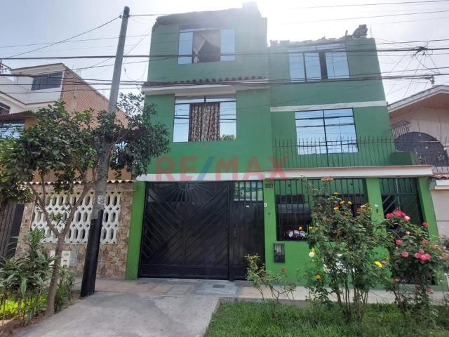 Casa En Venta Frente A Parque – Urb. Los Viñedos, Comas | Ideal Para Vivienda + Inversión