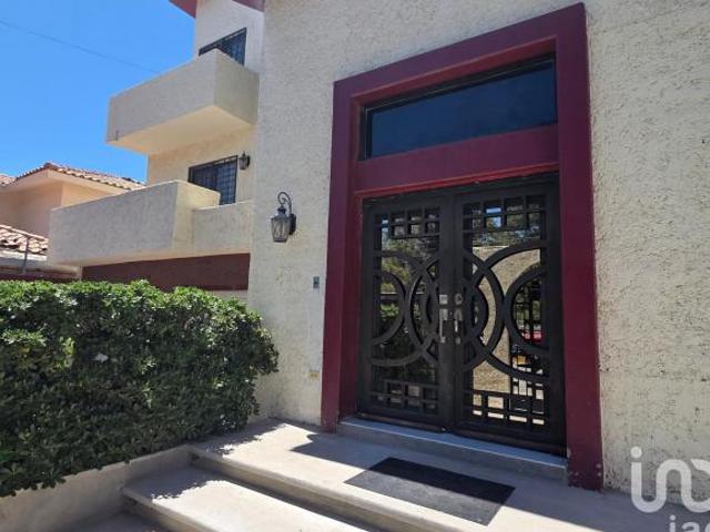 CASA EN VENTA FRENTE A PARQUE, CAMPESTRE ARBOLEDA, CD JUAREZ CHIH
