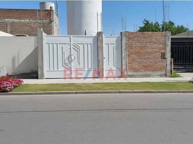 Casa En Venta Frente A Parque En Urb. Villa La Florida Ii, Sector Macacona